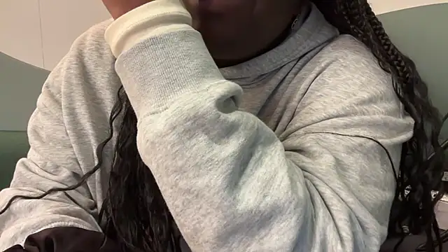 nanaisbackk online show from 12/19/25, 08:49