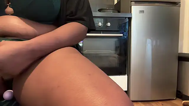 nanaisbackk online show from 10/02/25, 08:07