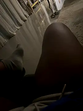 nanaisbackk online show from 11/25/25, 08:42