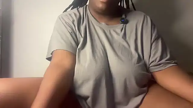 nanaisbackk online show from 10/25/25, 05:06