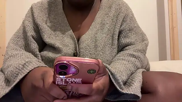 nanaisbackk online show from 11/02/25, 09:36