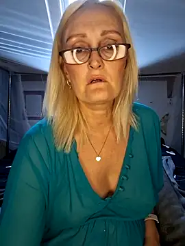 Snapshot of Jenny_Blum chatting on 10/09/25, 08:15 Jenny Blum online show from 10/09/25, 08:15