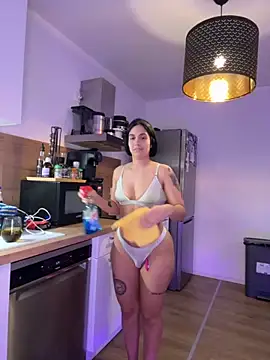 LaPetiteKim online show from 10/08/25, 07:03