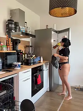 LaPetiteKim online show from 03/12/26, 12:53