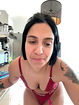 LaPetiteKim online show from 10/13/25, 07:43