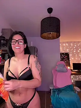 LaPetiteKim online show from 02/11/26, 08:31