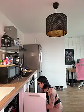 LaPetiteKim online show from 02/10/26, 01:21