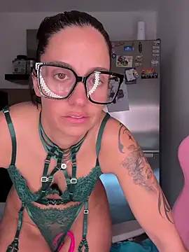 LaPetiteKim online show from 04/03/26, 11:49