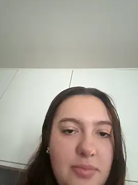 Snapshot of Victoria6989 chatting on 12/18/25, 10:52 Victoria6989 online show from 12/18/25, 10:52