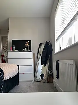 Snapshot of Victoria6989 chatting on 10/06/25, 01:45 Victoria6989 online show from 10/06/25, 01:45