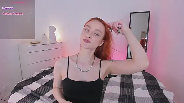 Snapshot of PollyMayer chatting on 07/17/26, 10:18 PollyMayer online show from 07/17/26, 10:18