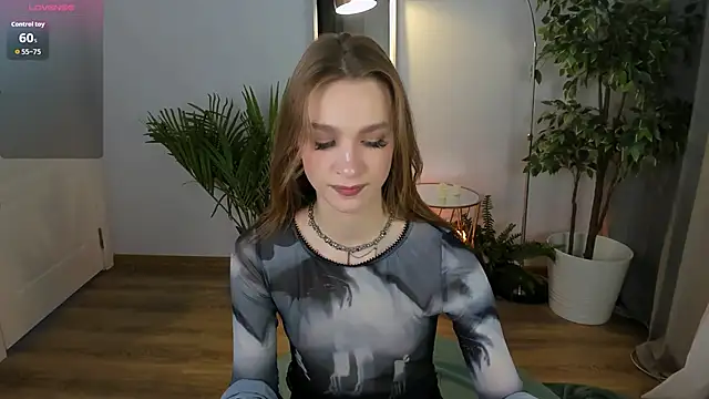 PollyMayer online show from 11/06/25, 08:46