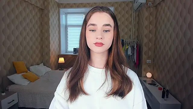 JinnyMcie online show from 10/15/25, 09:17