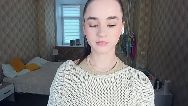 JinnyMcie online show from 10/28/25, 09:19