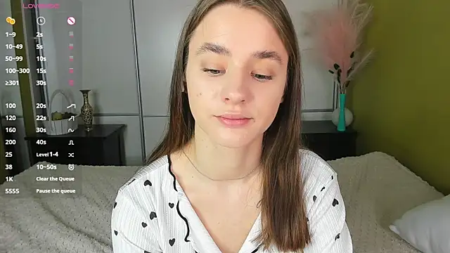 JinnyMcie online show from 03/25/26, 09:30