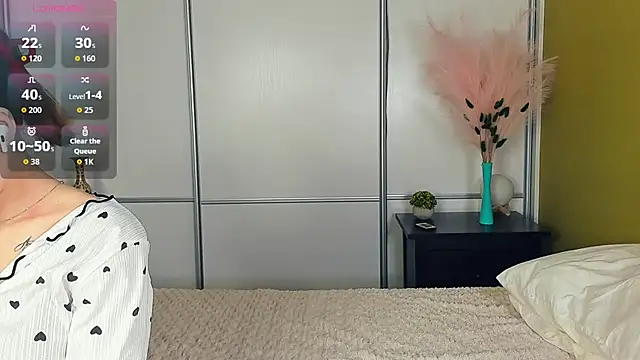 JinnyMcie online show from 04/29/26, 09:35