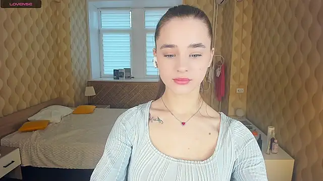 JinnyMcie online show from 11/09/25, 09:57