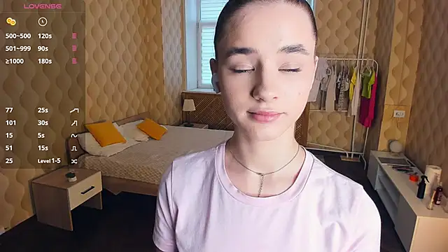 JinnyMcie online show from 11/29/25, 10:04