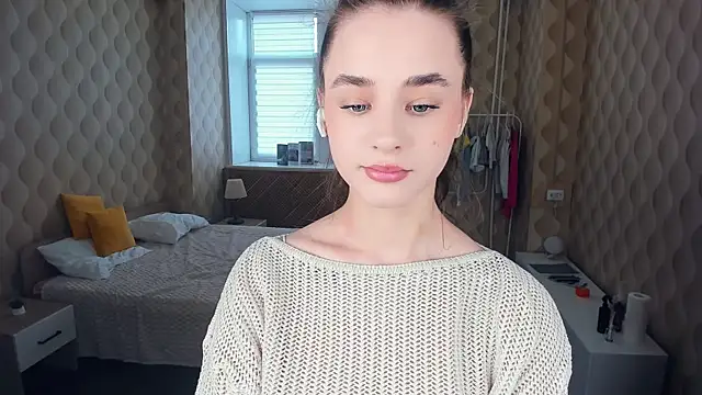 JinnyMcie online show from 10/18/25, 09:11