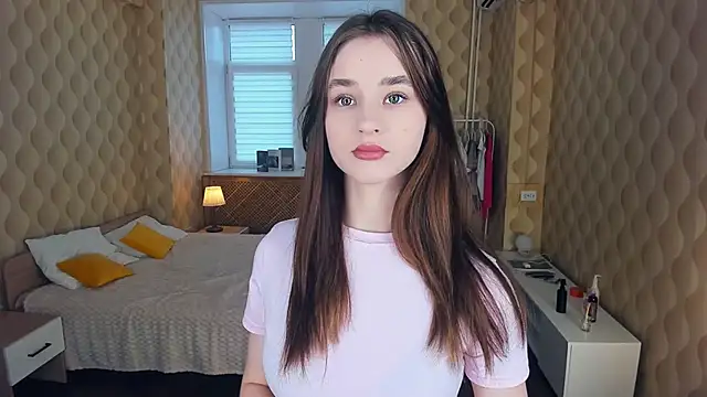 JinnyMcie online show from 10/13/25, 10:28