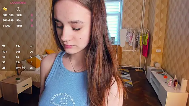 JinnyMcie online show from 12/14/25, 11:05