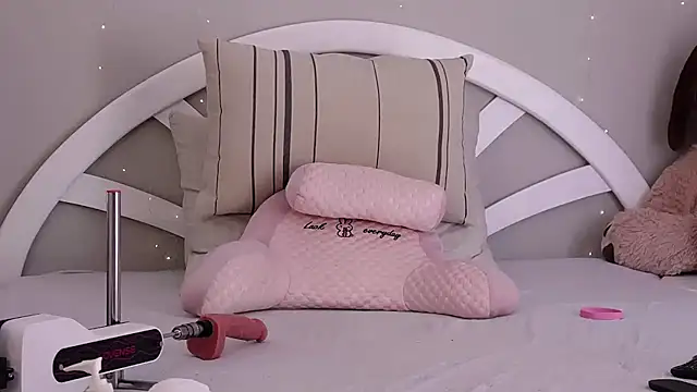 Martyca Beee online show from 10/15/25, 01:08