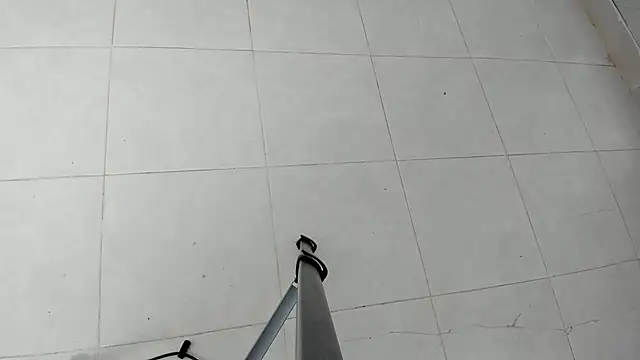 Snapshot of LeaMoreau22 chatting on 11/09/25, 11:36 LeaMoreau22 online show from 11/09/25, 11:36