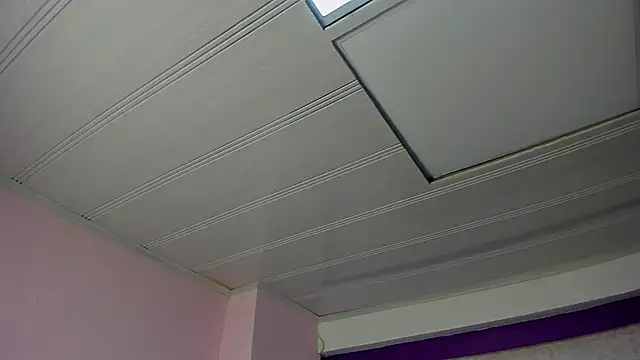 Snapshot of LeaMoreau22 chatting on 11/18/25, 11:57 LeaMoreau22 online show from 11/18/25, 11:57