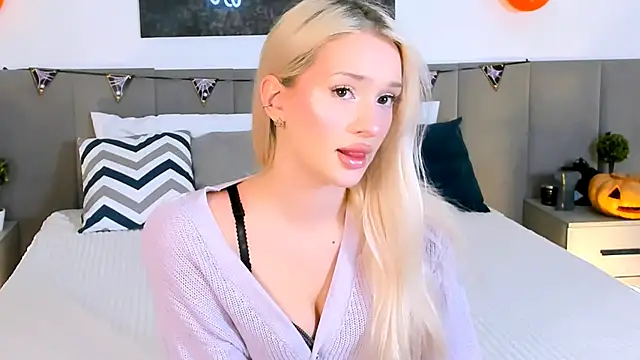 SugarWhisper online show from 10/30/25, 02:58