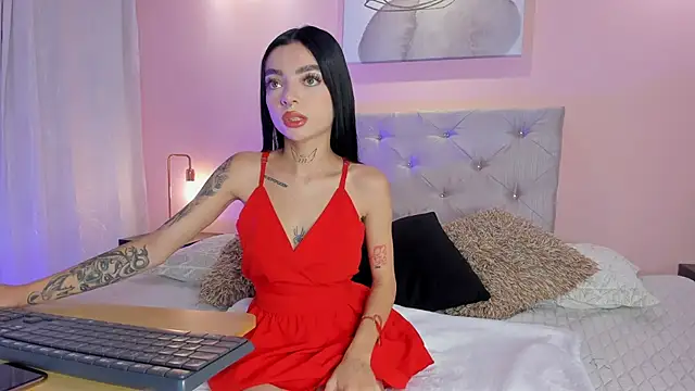 scarlettvelvet  online show from 10/03/25, 12:50