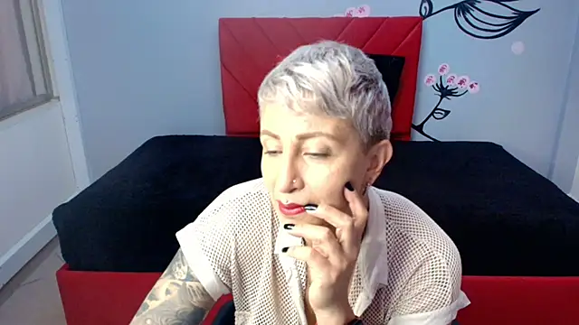 Charlotte  Gray online show from 11/12/25, 12:31