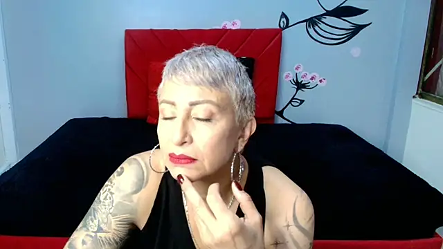 Charlotte  Gray online show from 10/22/25, 12:26