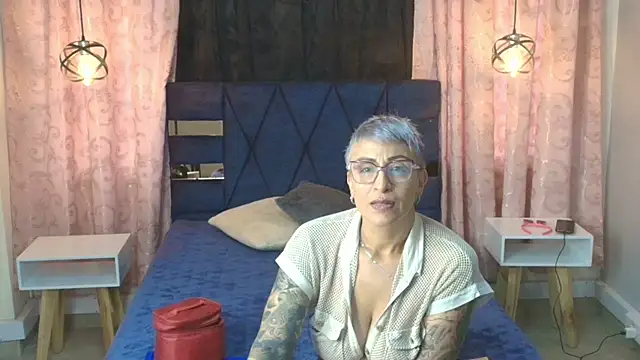 Charlotte  Gray online show from 12/05/25, 09:34