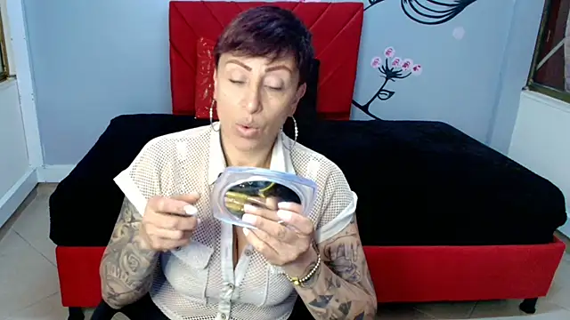 Charlotte  Gray online show from 10/14/25, 12:17