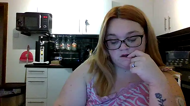 Curvy-AmyX online show from 10/15/25, 10:18