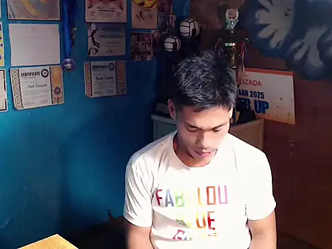 Cute Lucas online show from 10/17/25, 11:45