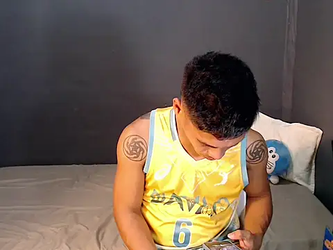 Cute Lucas online show from 10/07/25, 05:52