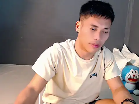 Cute Lucas online show from 10/15/25, 04:37