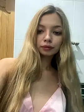  Siennaaa  online show from 10/28/25, 10:41