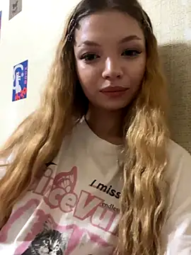  Siennaaa  online show from 10/11/25, 09:05