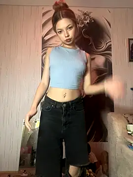  Siennaaa  online show from 10/18/25, 06:10