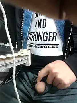 Snapshot of chougegg0214 chatting on 10/30/25, 10:24 chougegg0214 online show from 10/30/25, 10:24