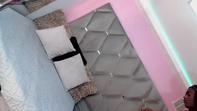 Miranda Collins online show from 11/23/25, 10:58