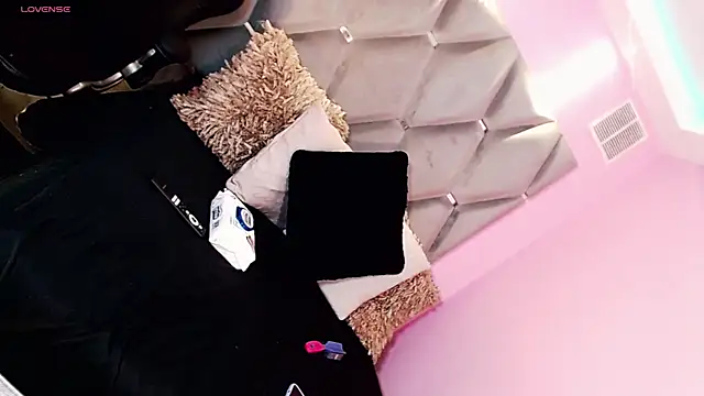 Miranda Collins online show from 11/25/25, 11:10