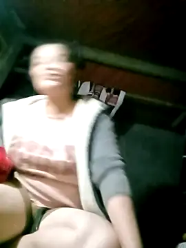 Snapshot of bae-bae chatting on 10/29/25, 02:16 bae-bae online show from 10/29/25, 02:16