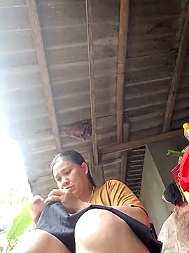 Snapshot of bae-bae chatting on 10/16/25, 01:36 bae-bae online show from 10/16/25, 01:36