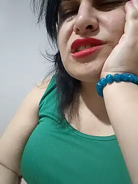 Snapshot of aydannn01 chatting on 10/05/25, 08:21 aydannn01 online show from 10/05/25, 08:21