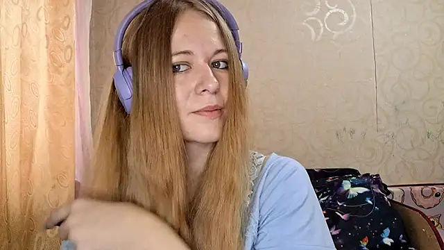 Snapshot of Marry_Wild chatting on 10/06/25, 06:58 Marry Wild online show from 10/06/25, 06:58