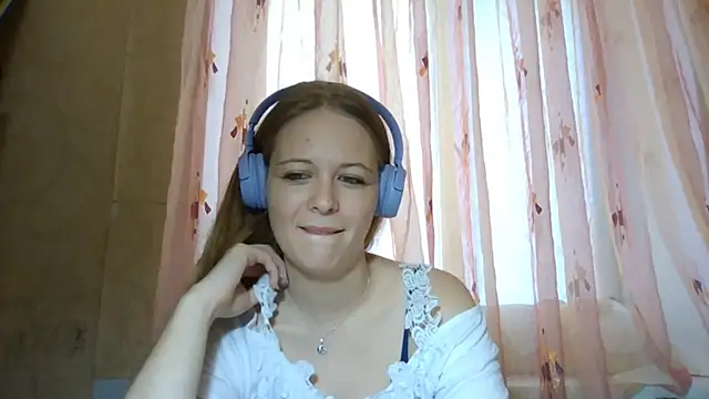 Snapshot of Marry_Wild chatting on 10/02/25, 09:01 Marry Wild online show from 10/02/25, 09:01