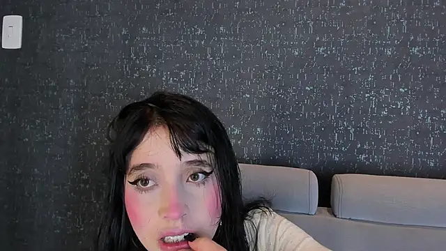 MeganR  online show from 04/25/26, 11:24